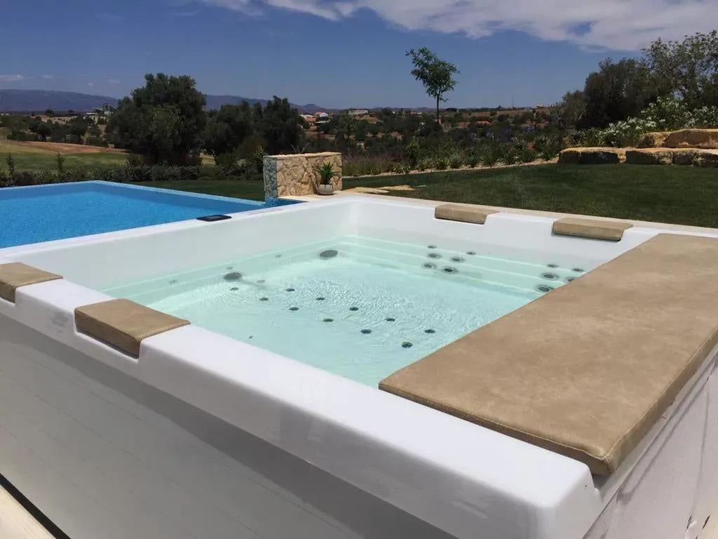 Lux- Hidromasažna kada