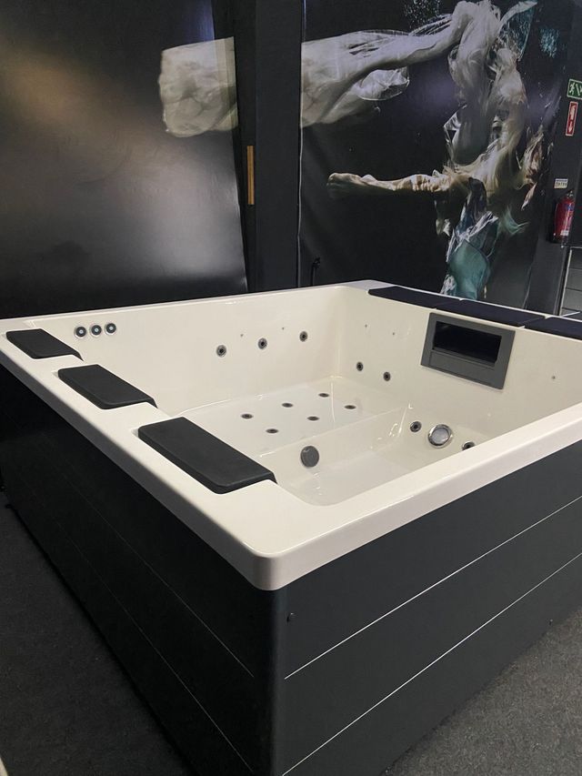 Lounge Divine Plus-Hidromasažna kada